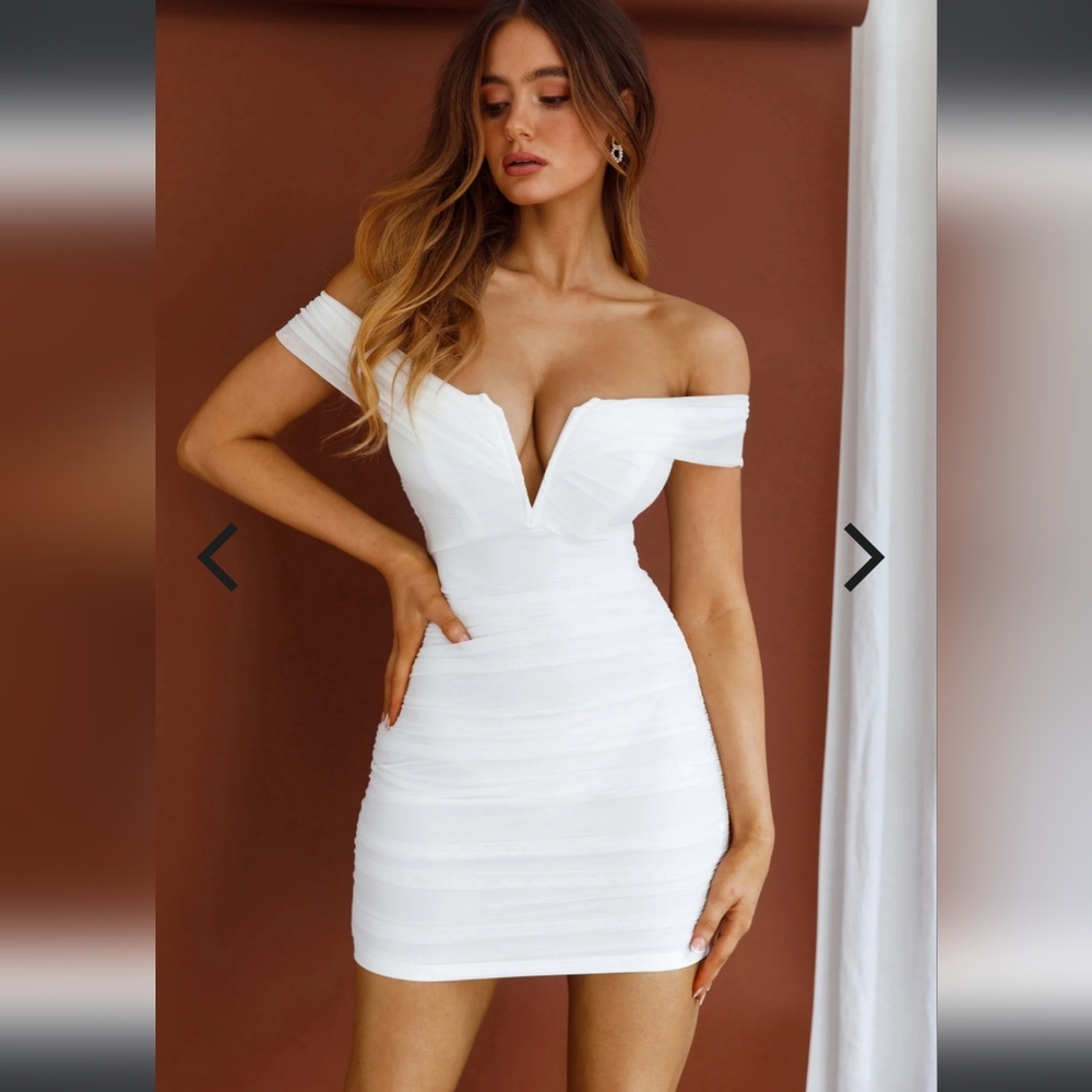 Selfie Leslie White Off-Shoulder Bodycon Dress
